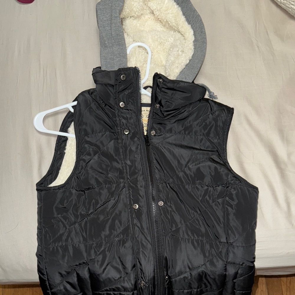 Black Puffer Sherpa Lined Vest